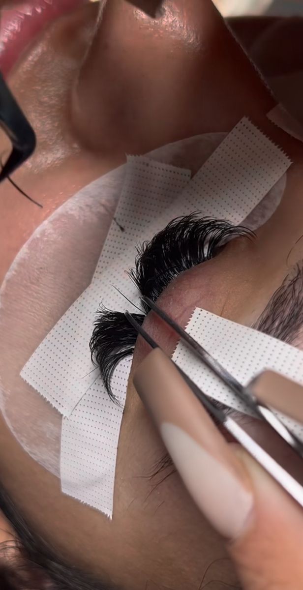 Lash extension training